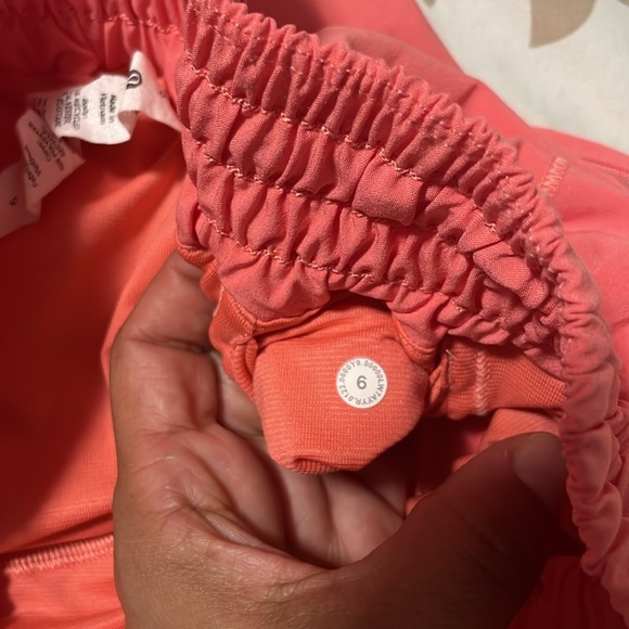Lululemon size 6 like new - Picture 3 of 6